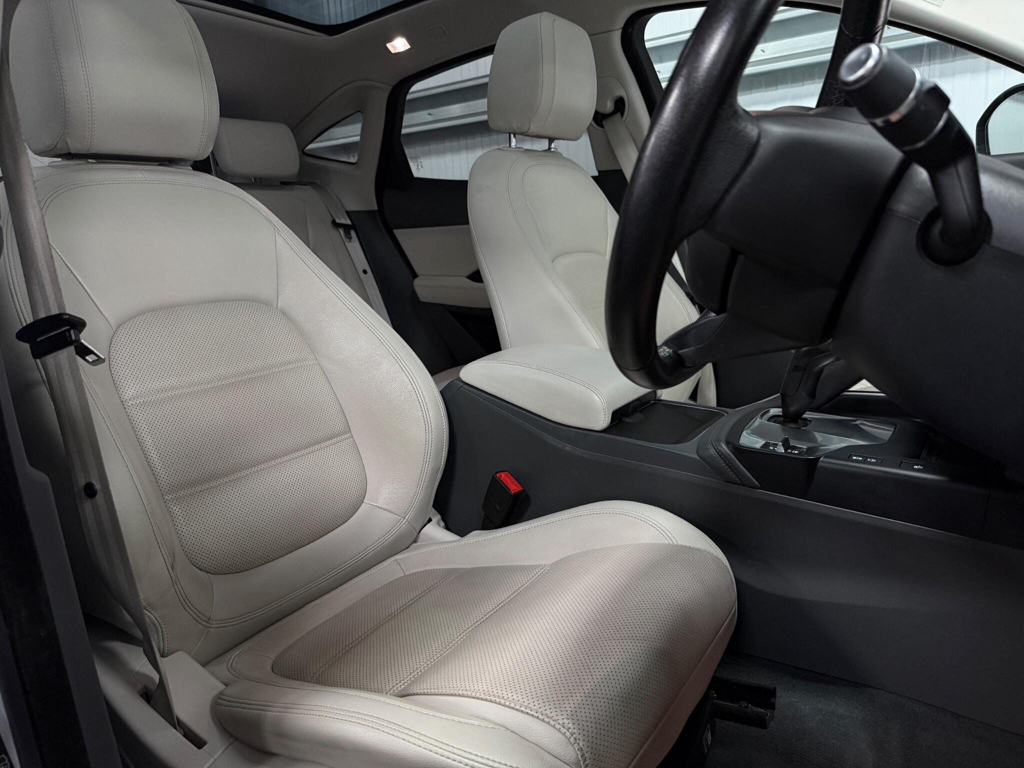 Jaguar E-Pace view 17