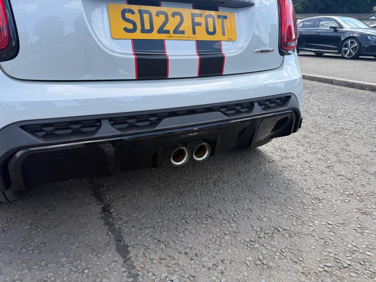 Mini Hatch view 7