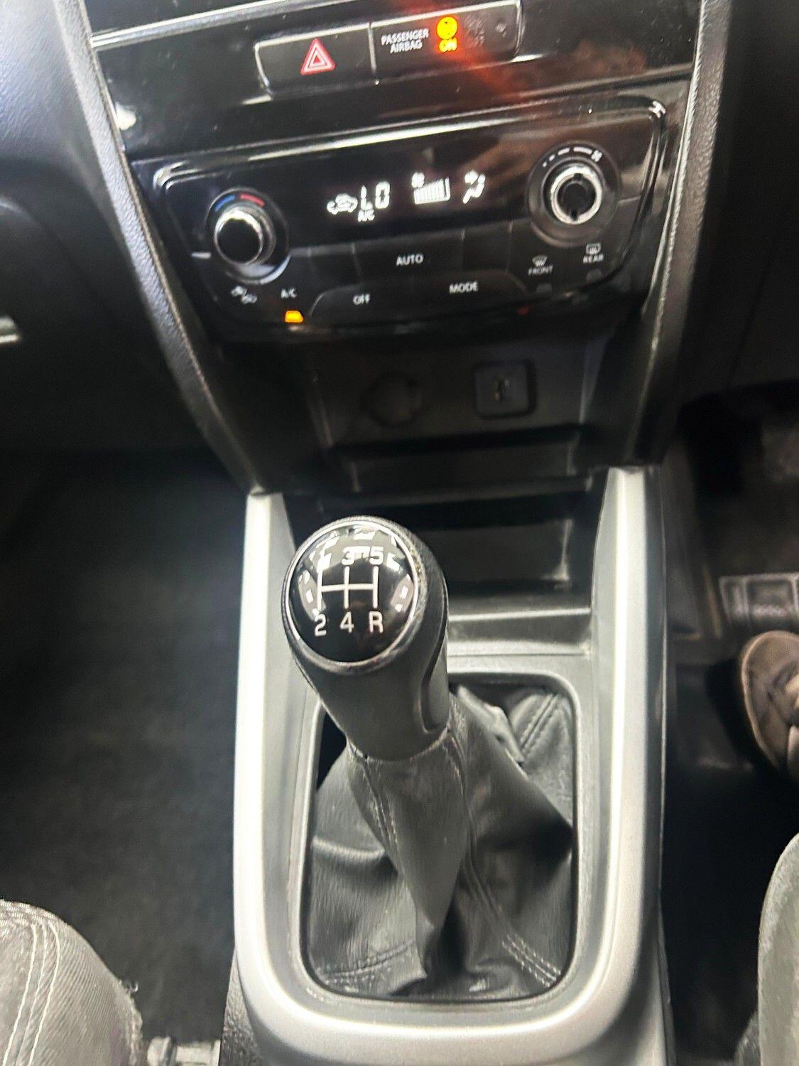 Suzuki Vitara view 17
