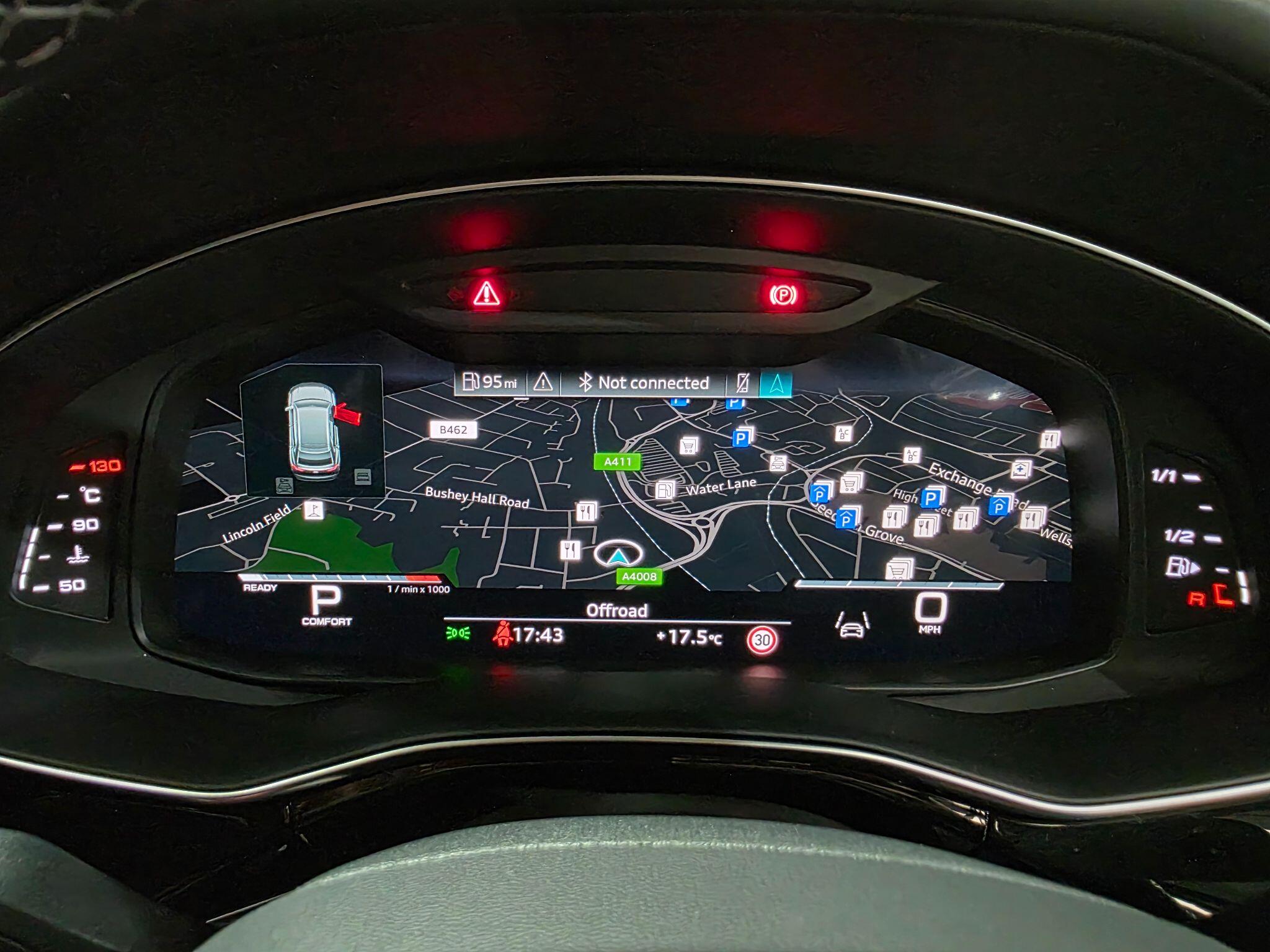 Audi SQ8 view 16