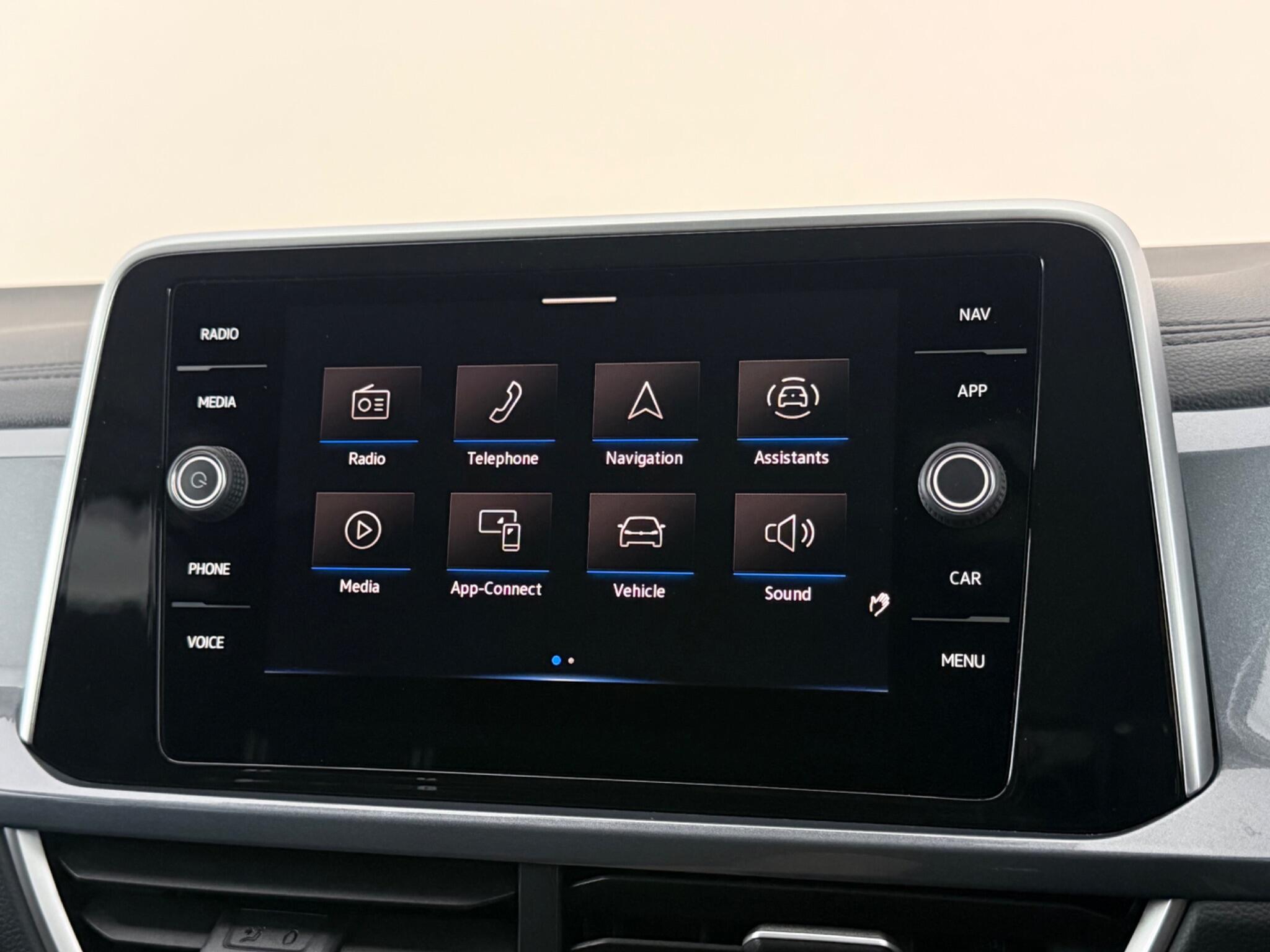 Volkswagen T-Roc view 27
