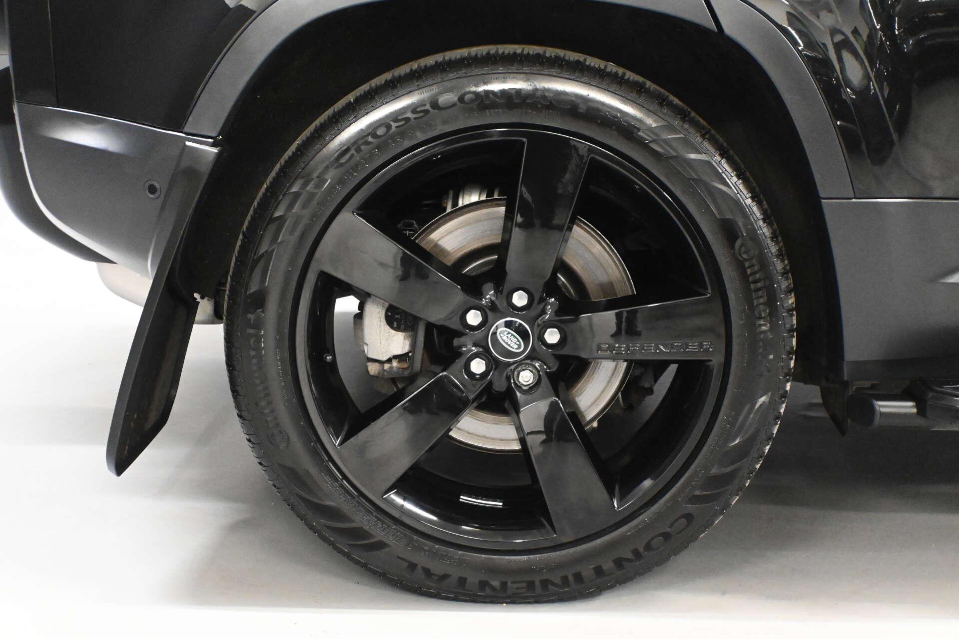 Land Rover Defender view 14