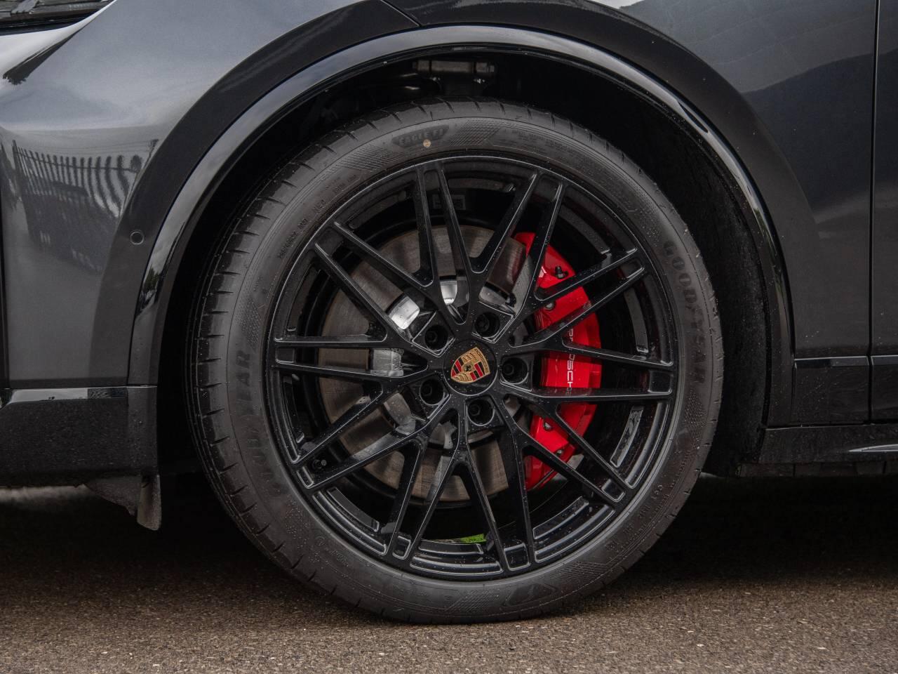 Porsche Macan view 18