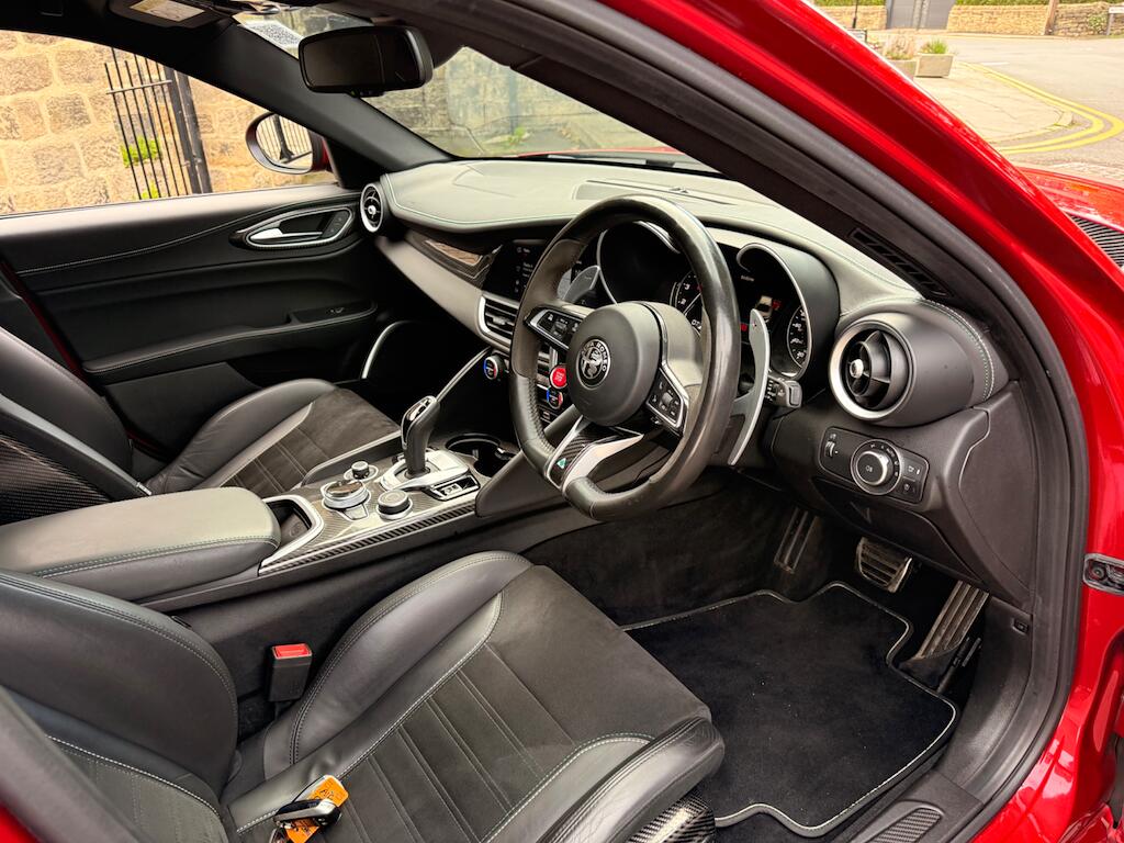 Alfa Romeo Giulia view 43