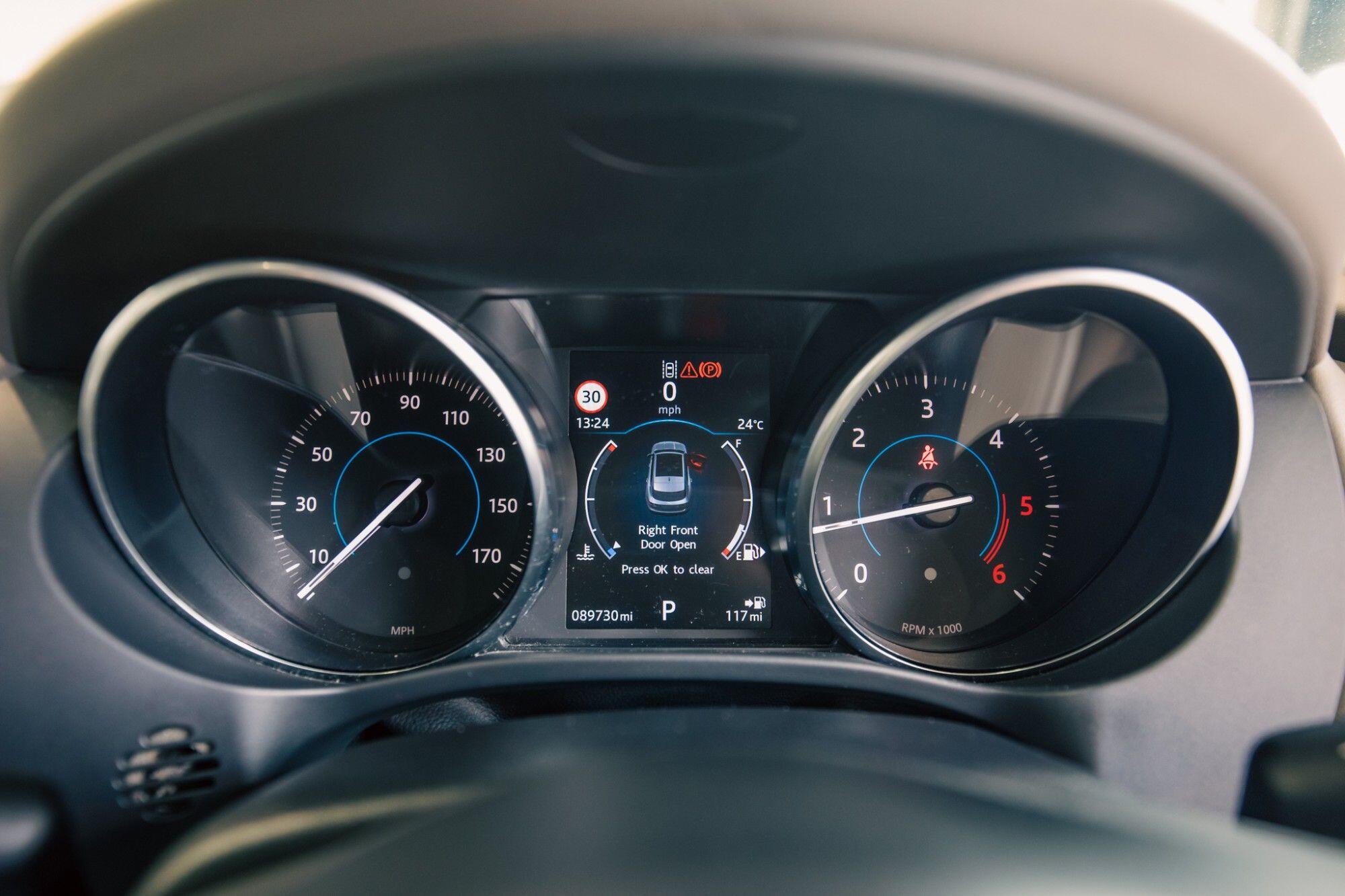 Jaguar F-Pace view 19