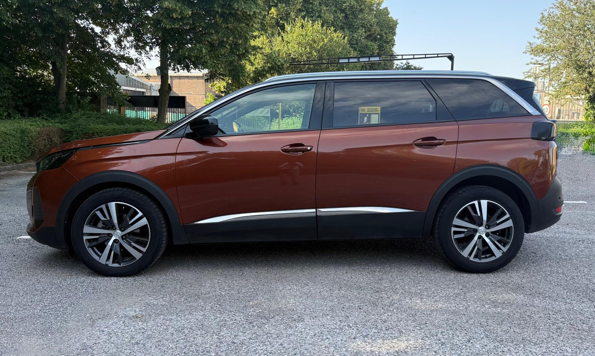 Peugeot 5008 view 5