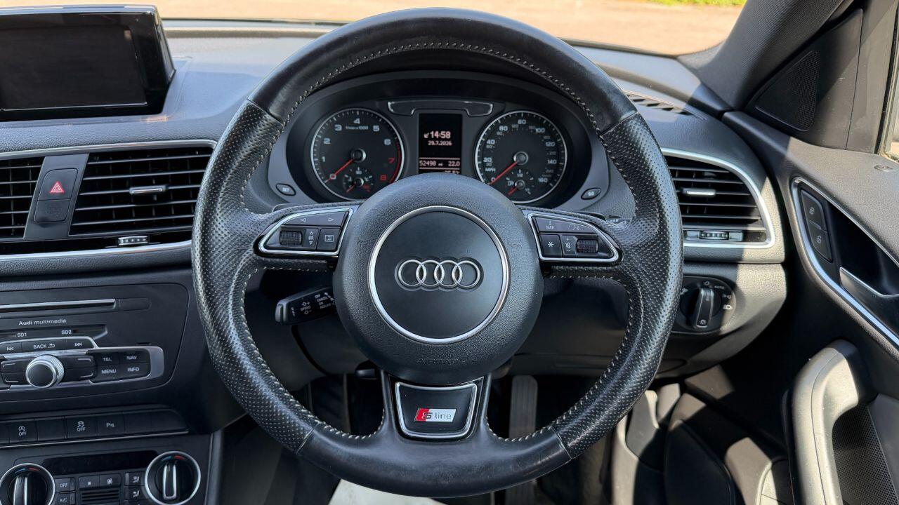 Audi Audi Q3 view 14