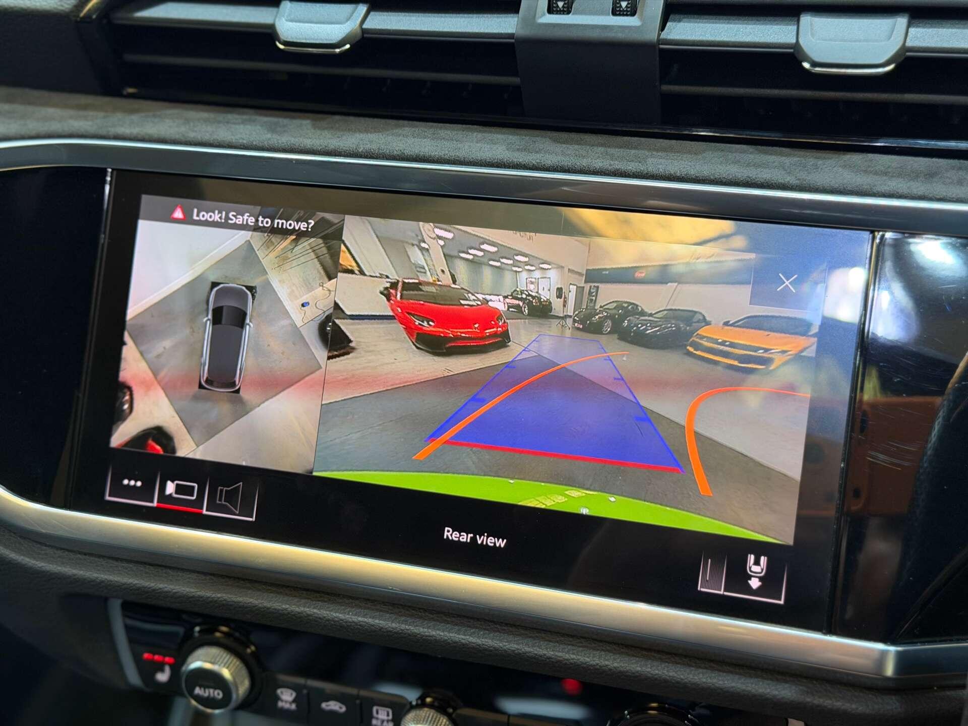 Audi RS Q3 view 37
