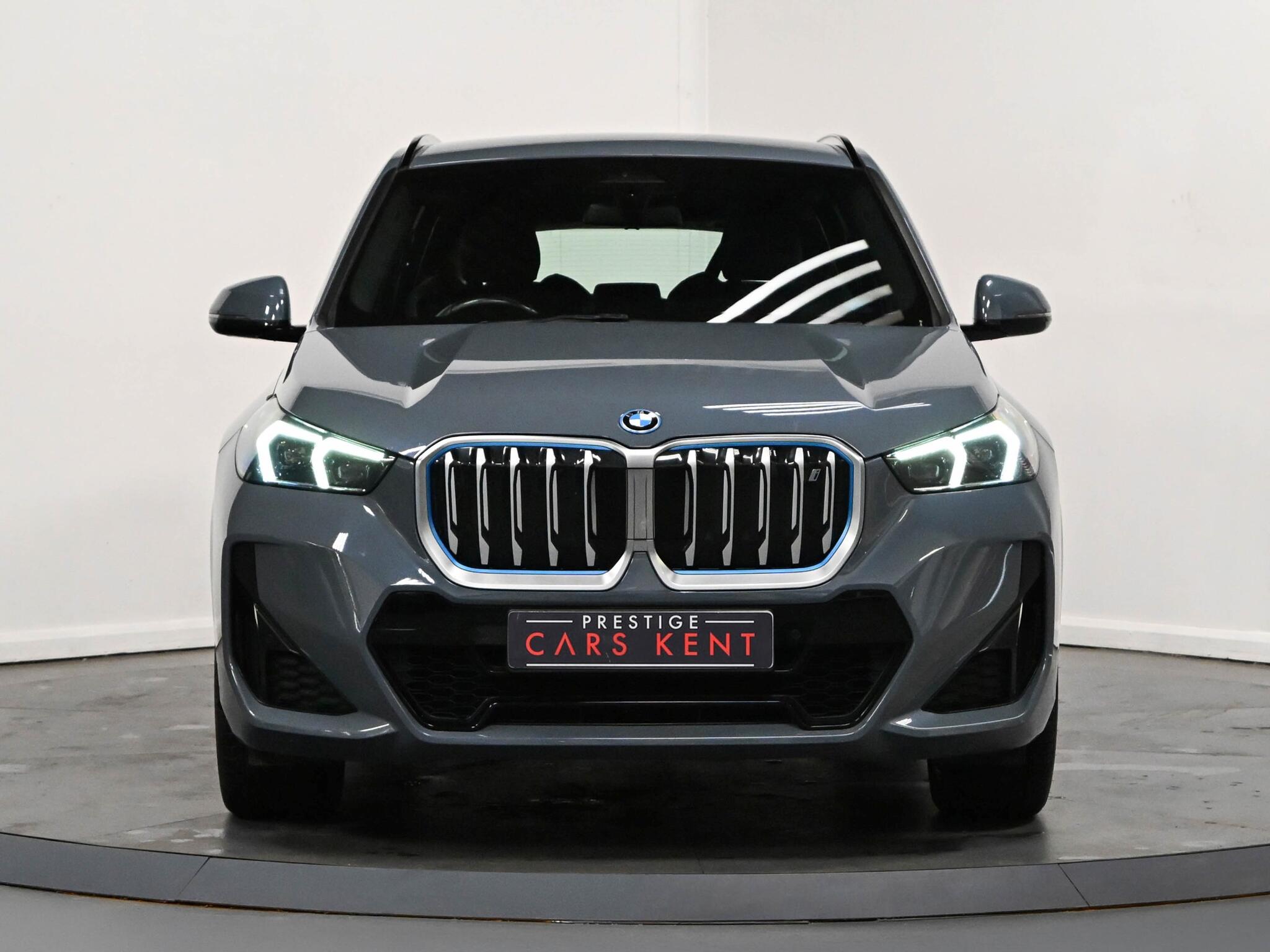 BMW Ix1 view 21