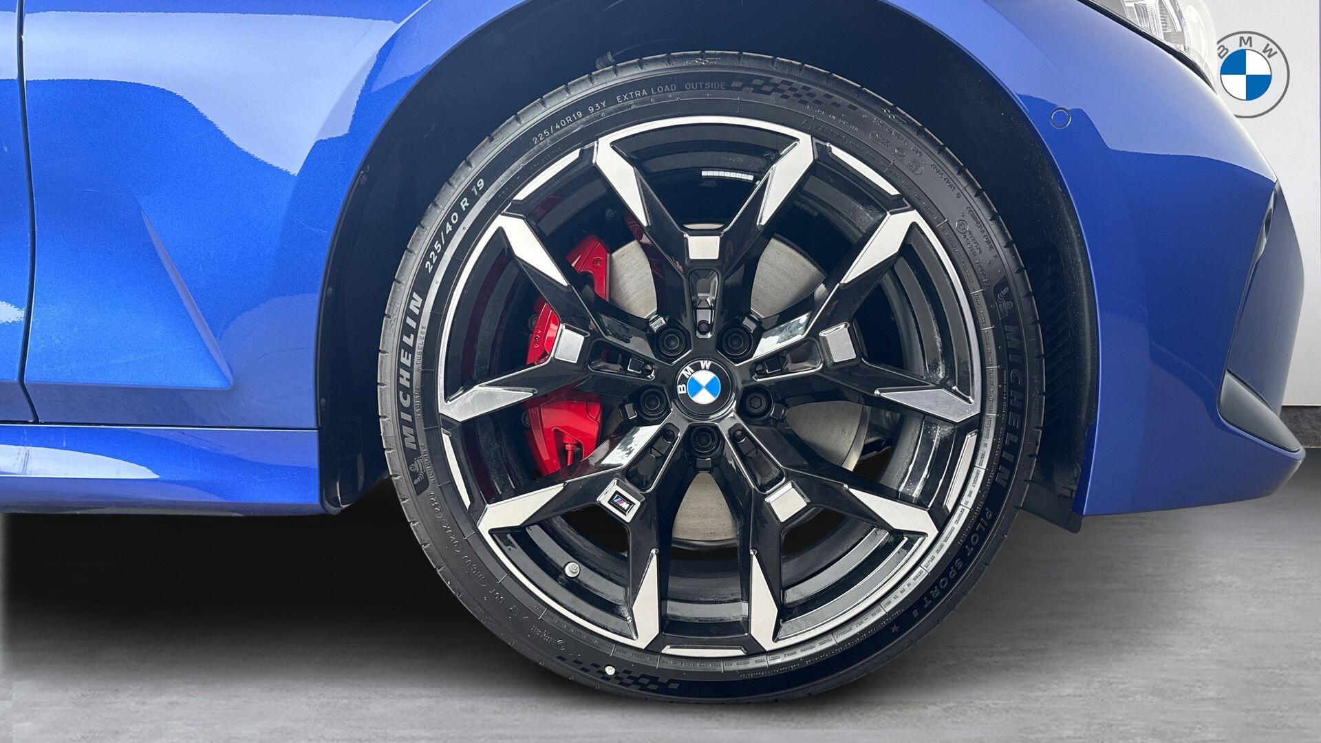 BMW 3 Series view 9