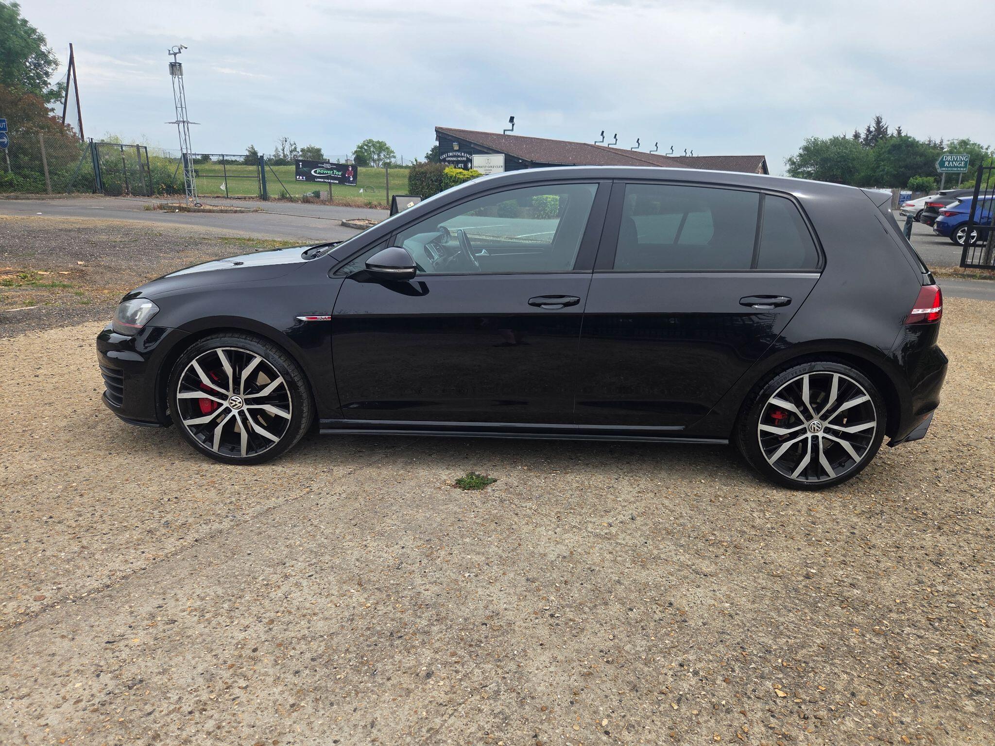 Volkswagen Golf view 9