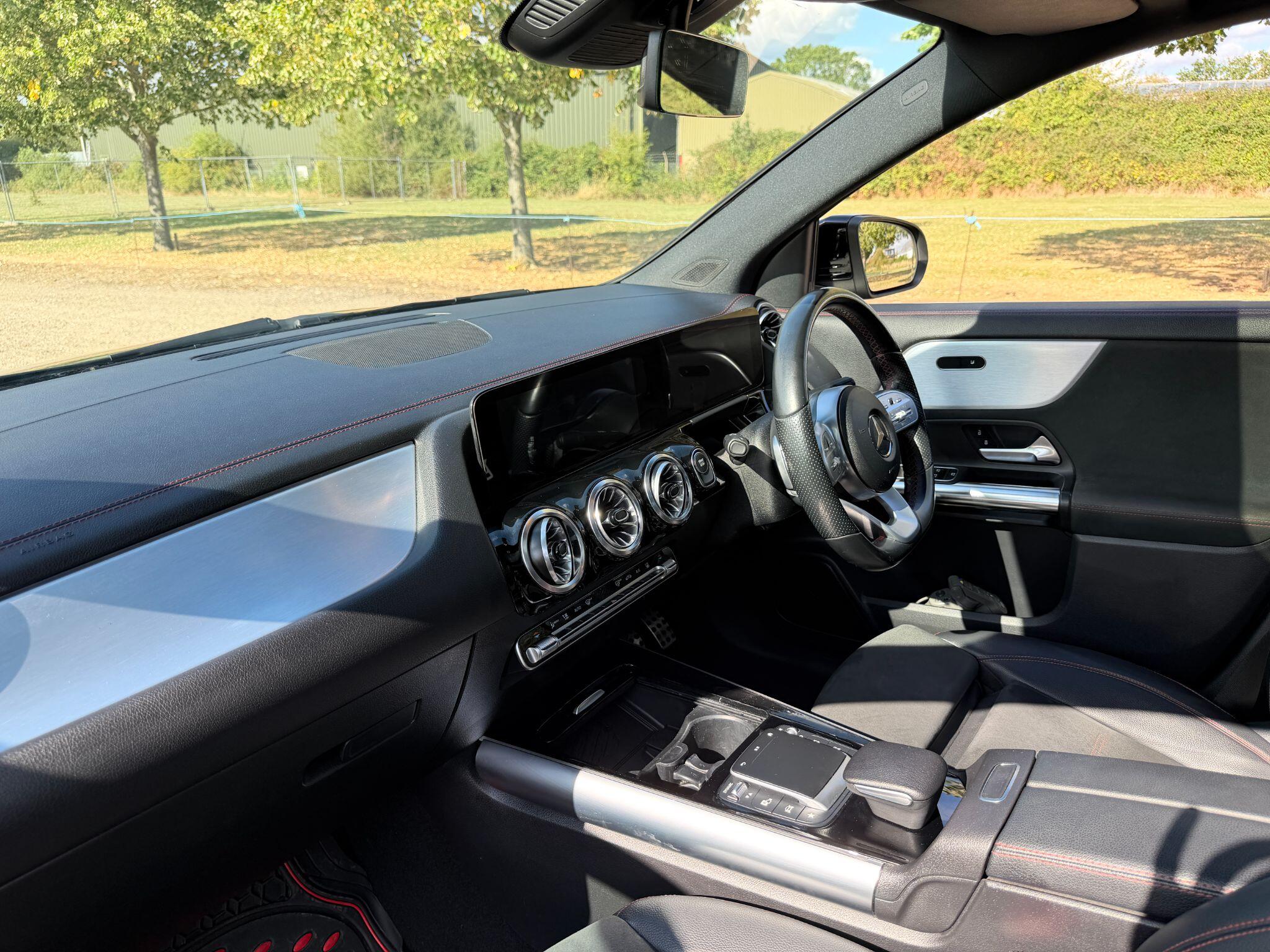 Mercedes-Benz EQA view 29