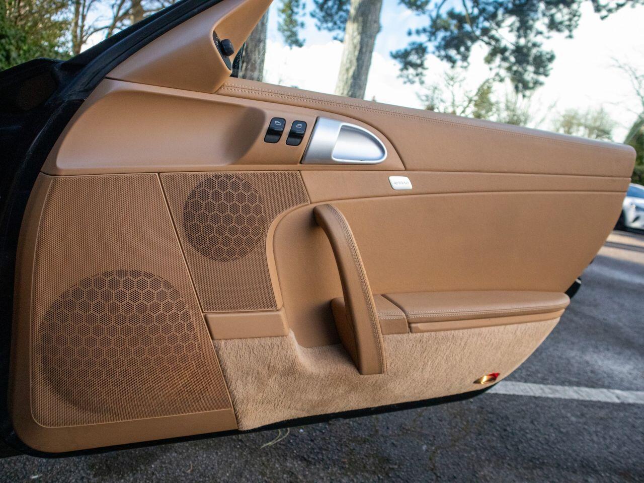 Porsche 911 view 42