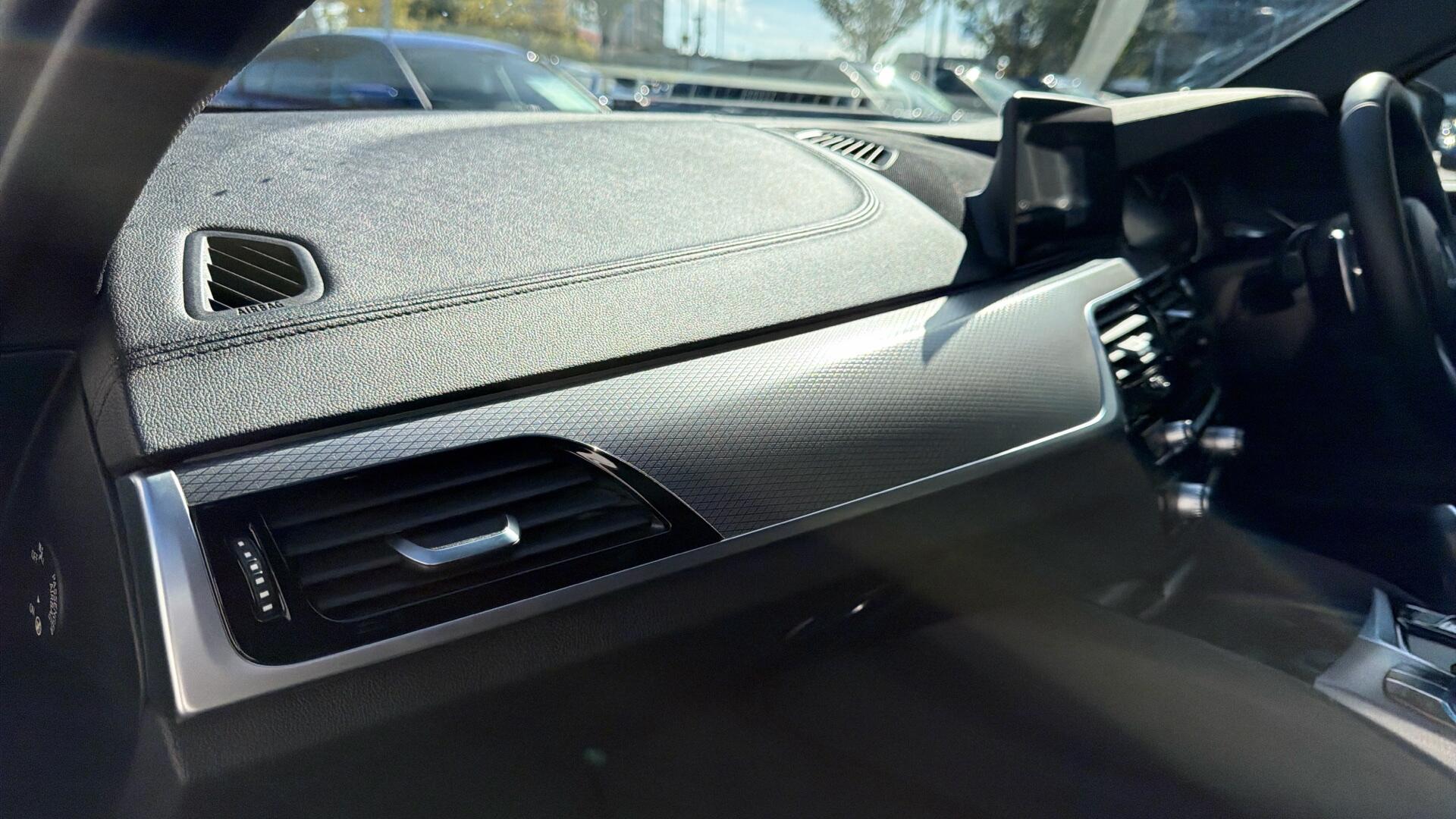 BMW 5 Series view 57