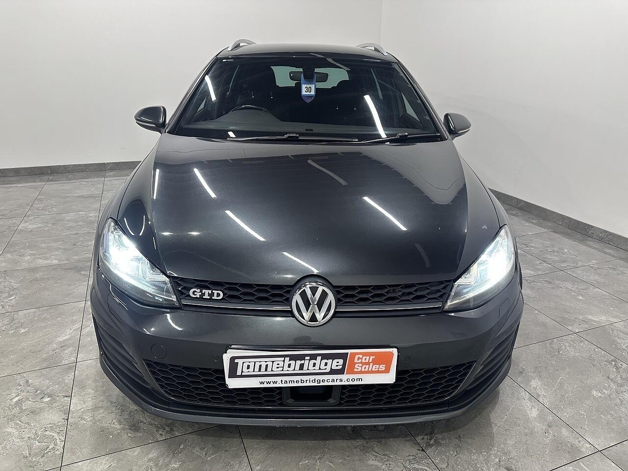 Volkswagen Golf view 2