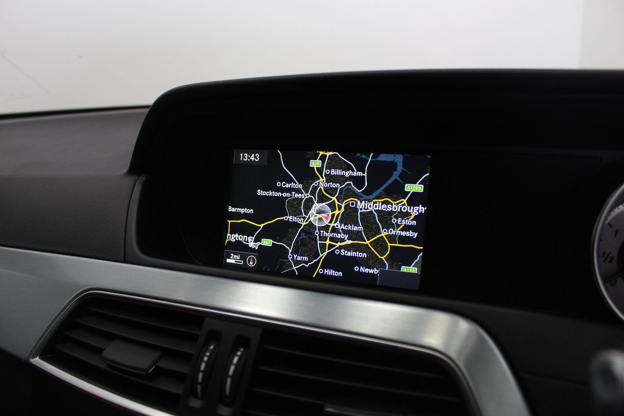 Mercedes-Benz C-Class view 33