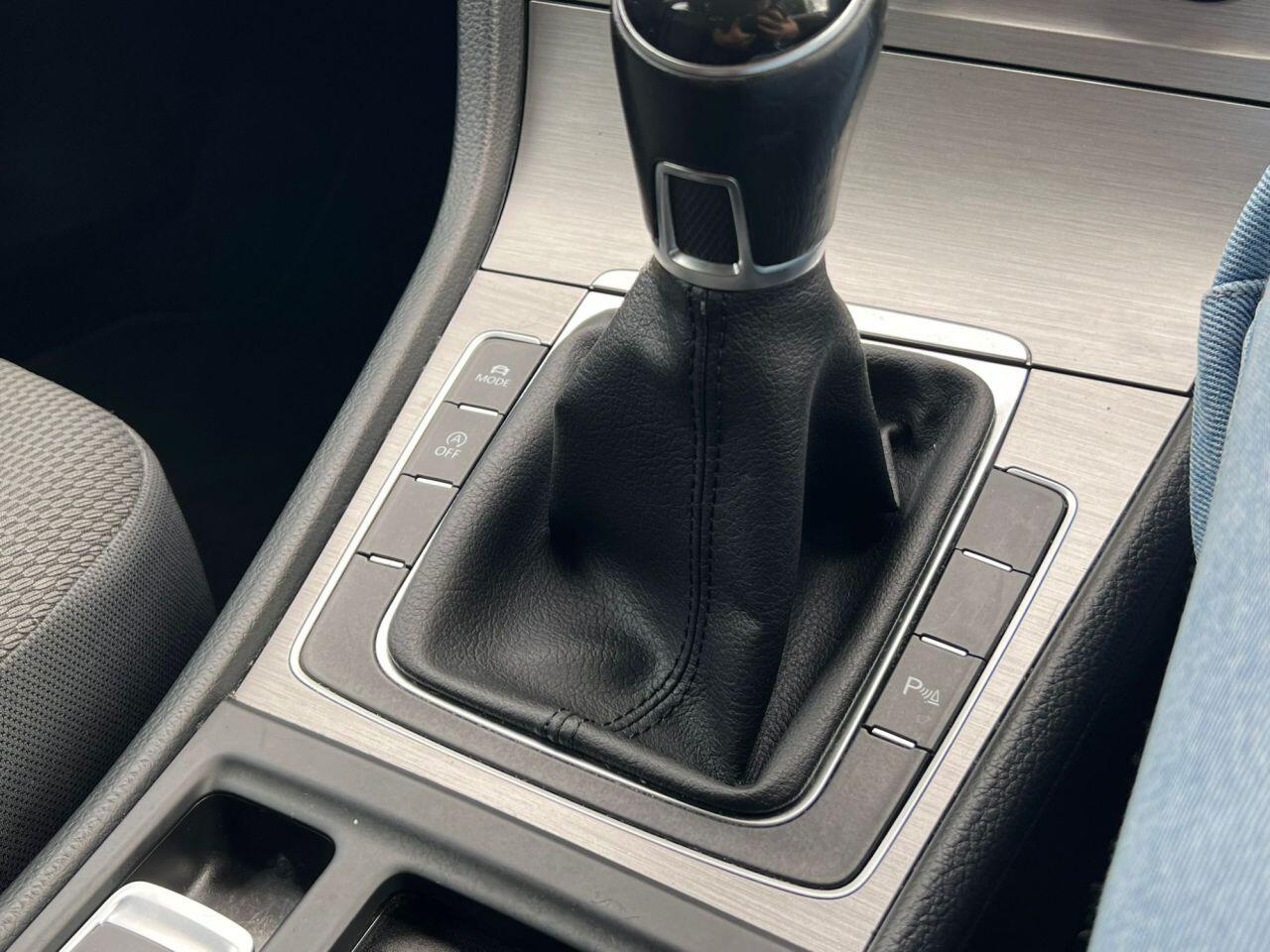 Volkswagen Golf view 29