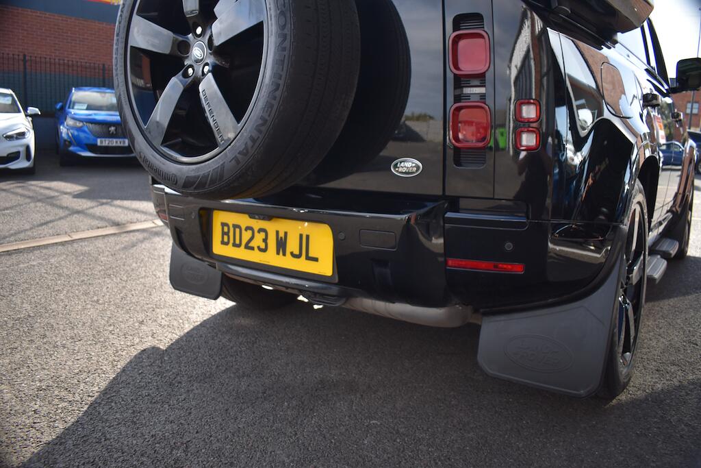 Land Rover Defender view 30