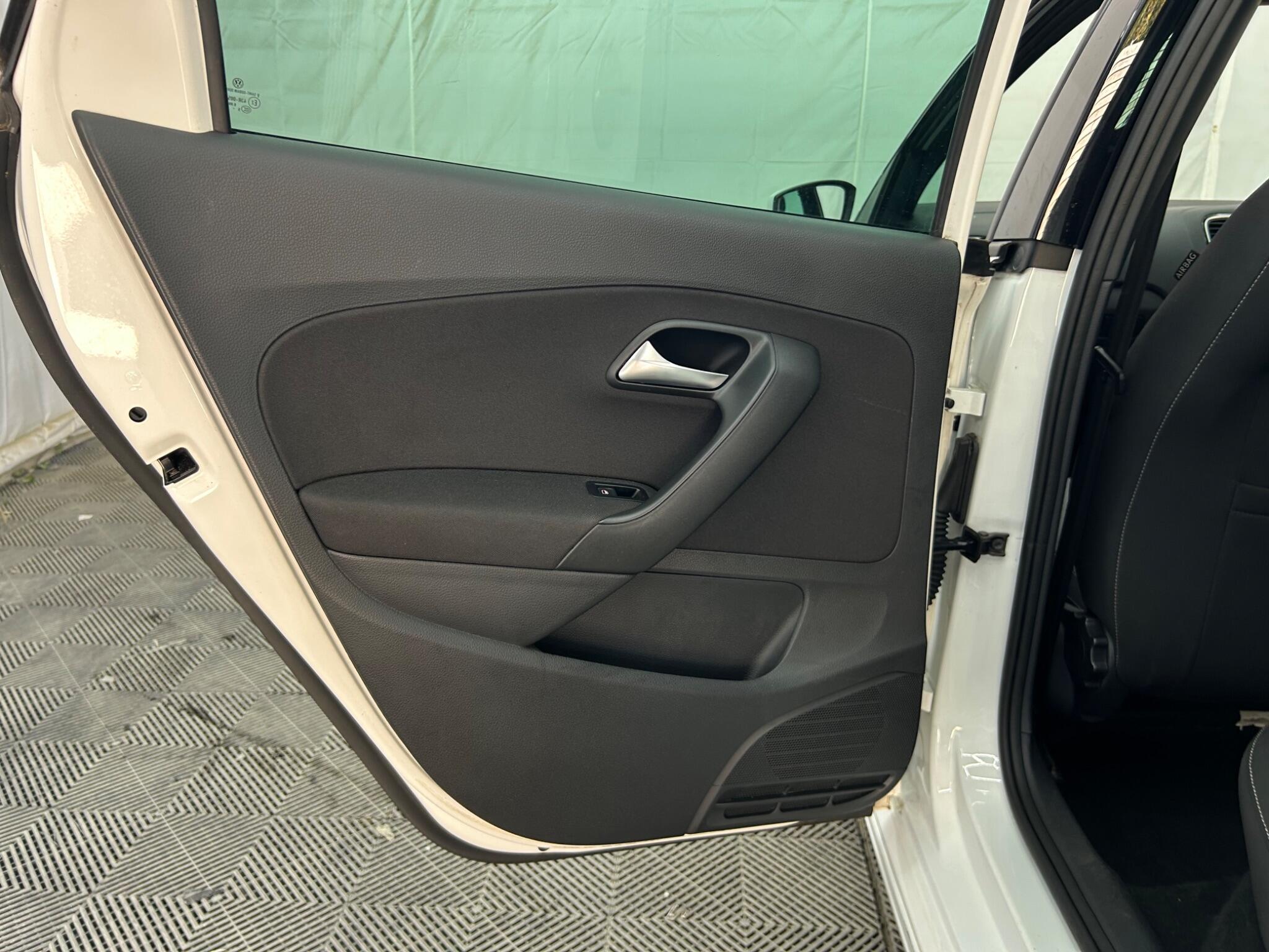 Volkswagen Polo view 31