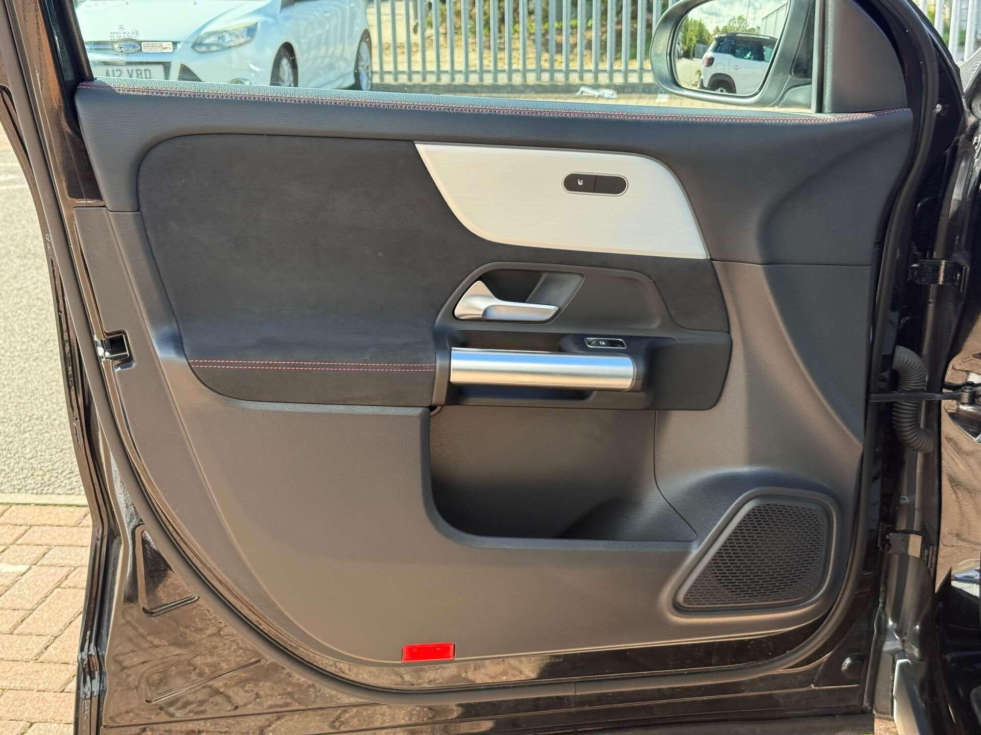 Mercedes-Benz EQA view 46