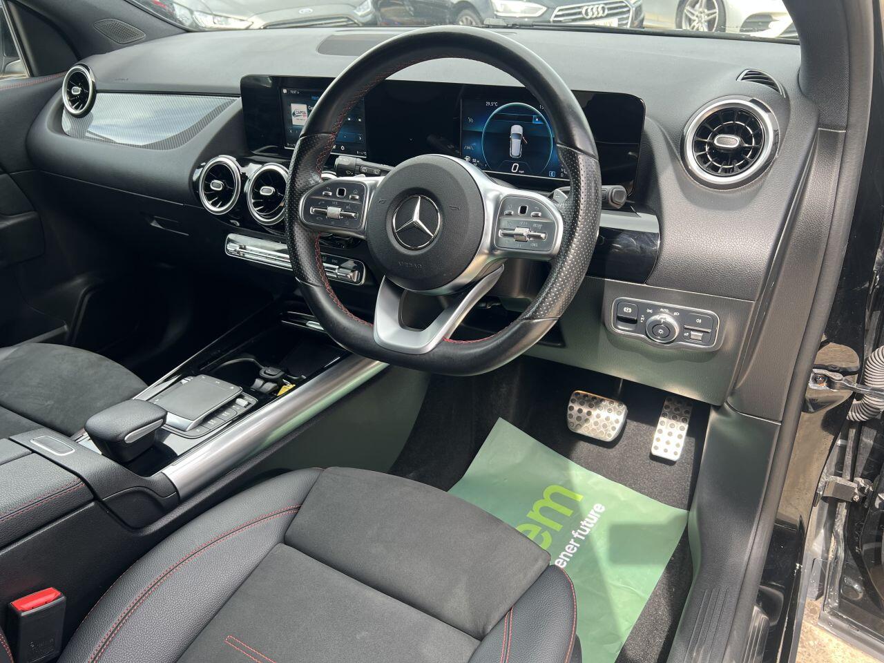 Mercedes-Benz Gla view 16