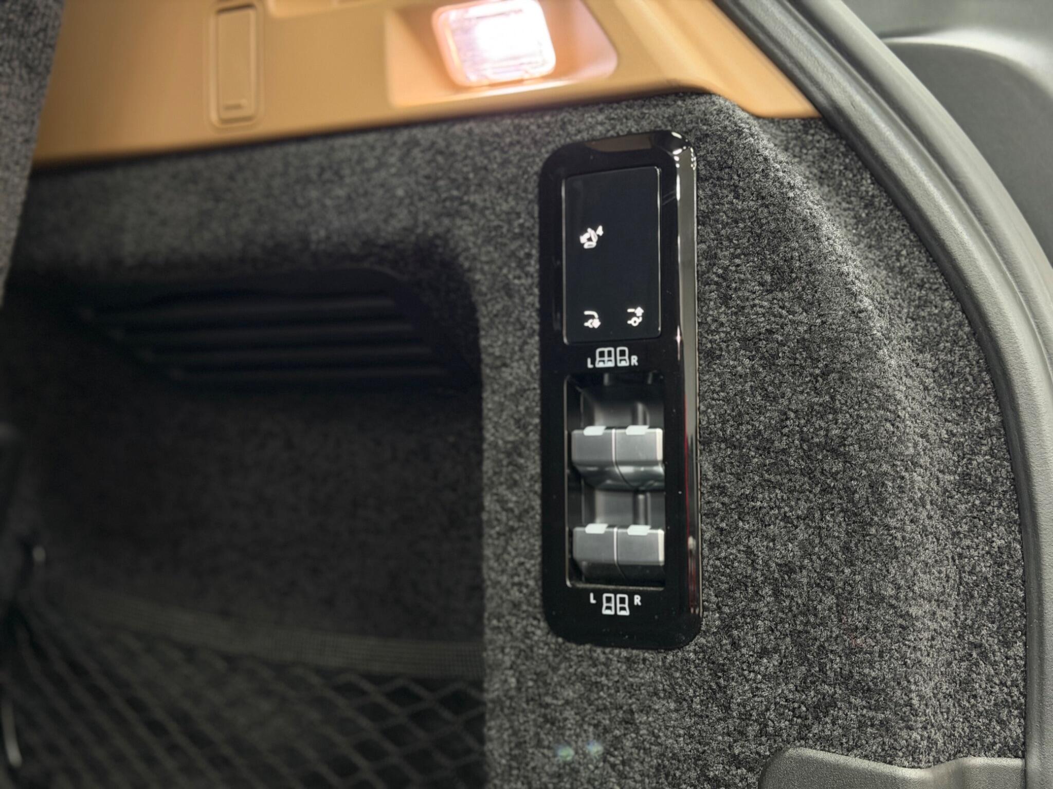Land Rover Range Rover view 68