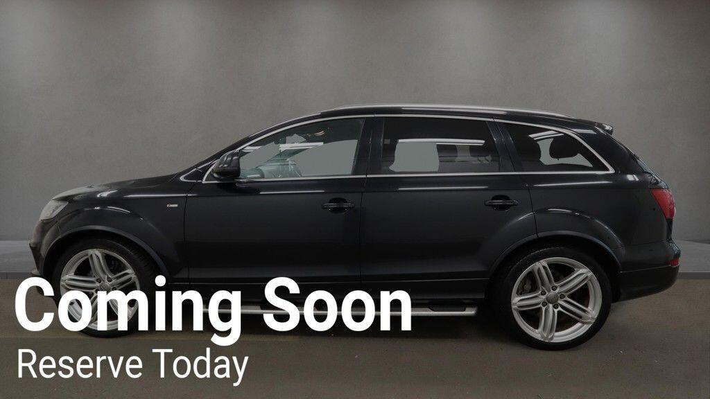 Audi Q7 view 9