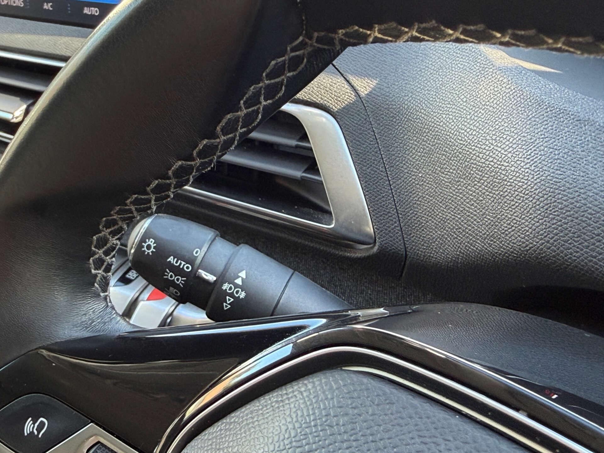 Peugeot 3008 view 45
