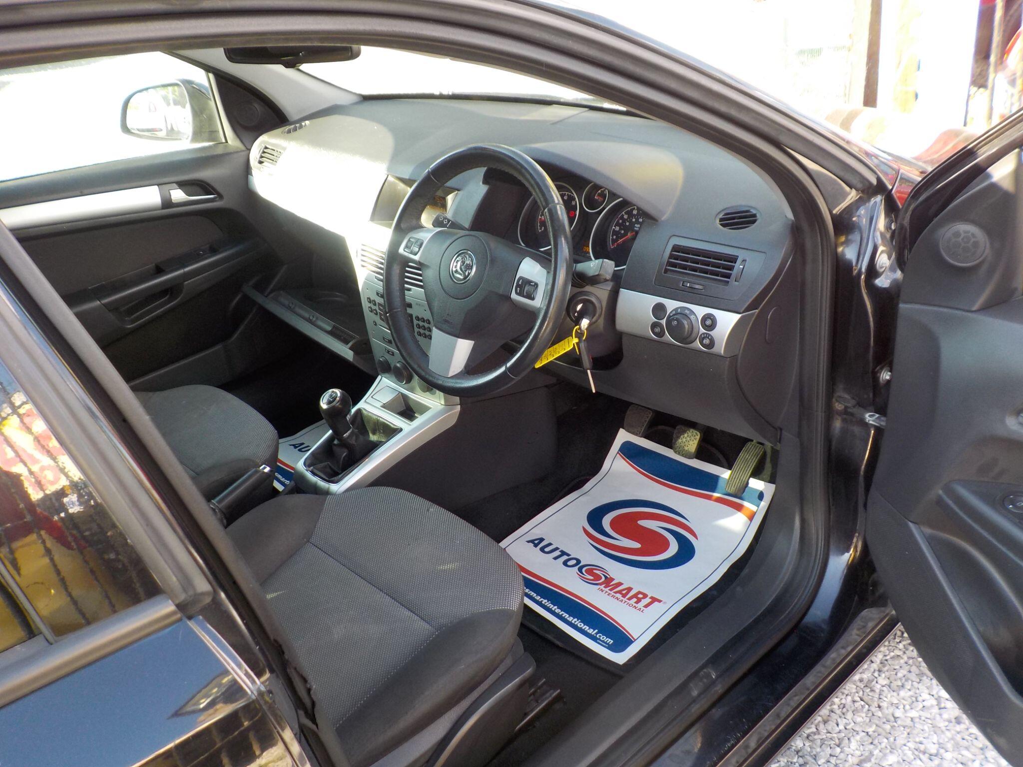 Vauxhall Astra 1.4i 16v Active 5dr