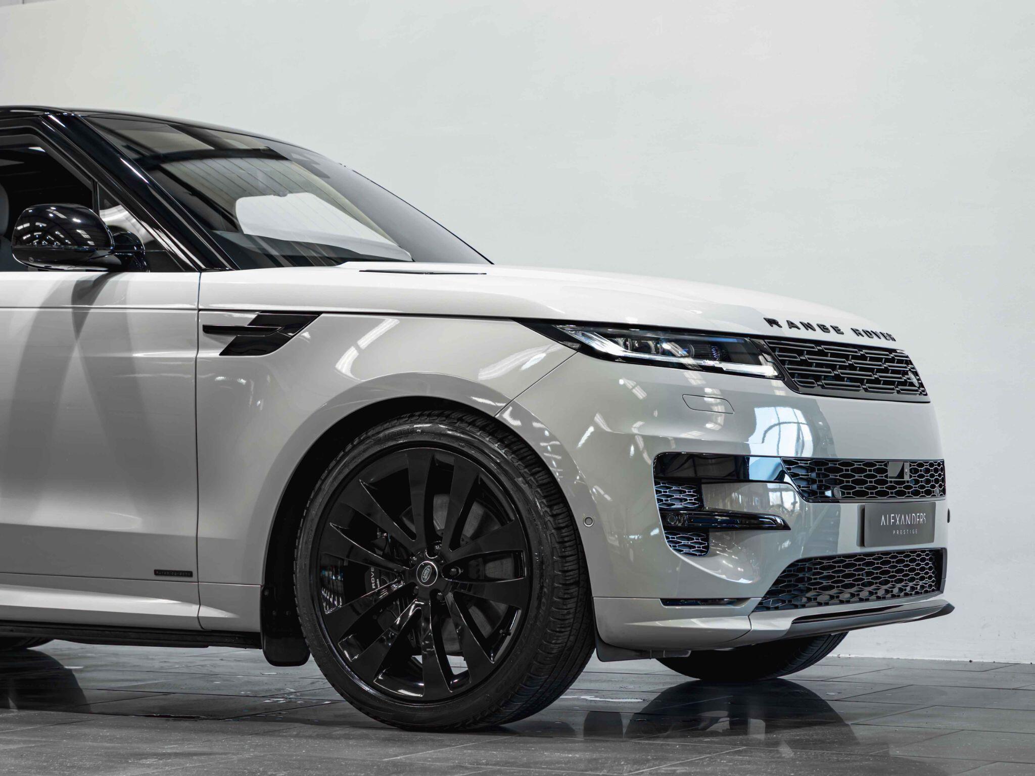 Land Rover Range Rover Sport view 12