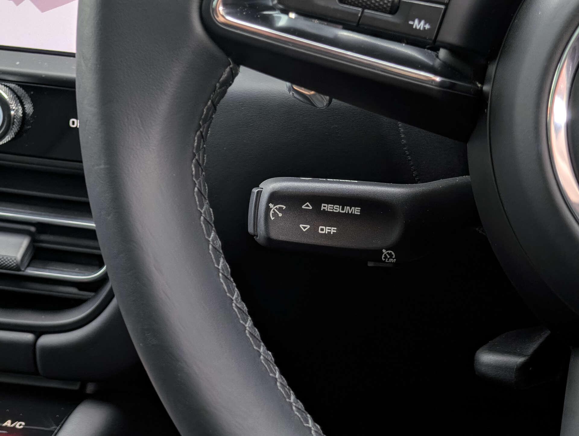 Porsche Macan view 35