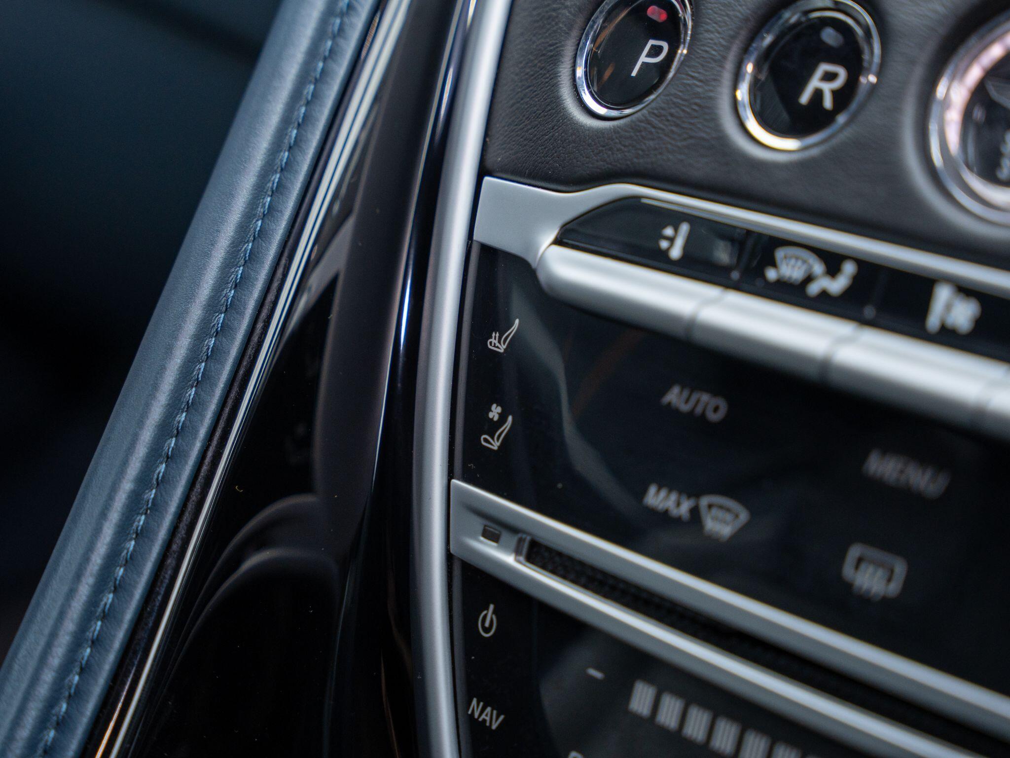 Aston Martin DBS view 20