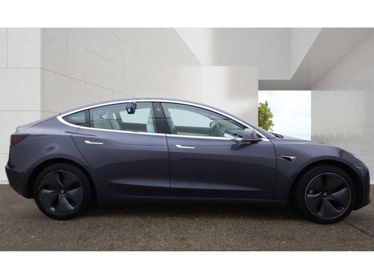 Tesla Model 3 view 5