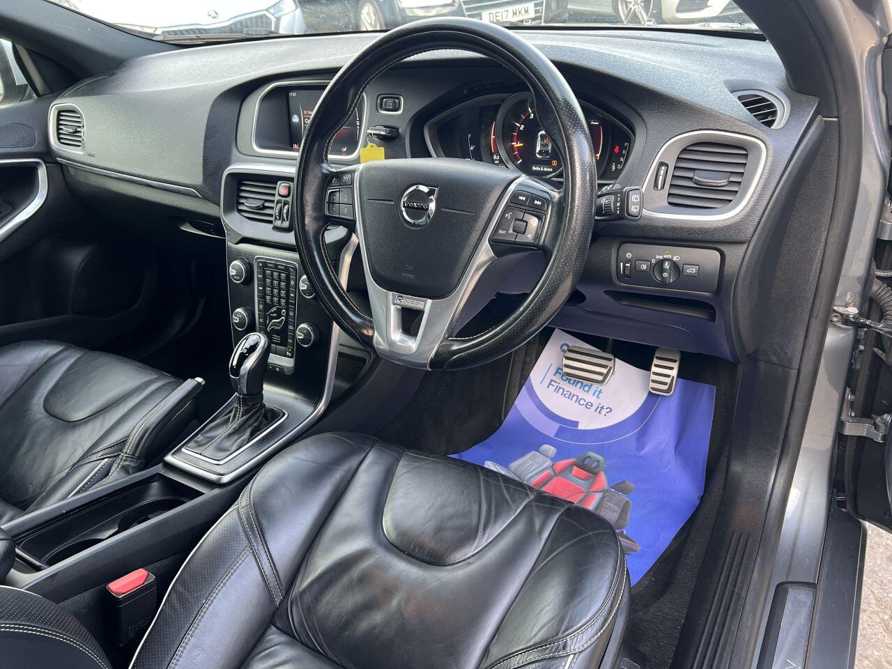 Volvo V40 view 15