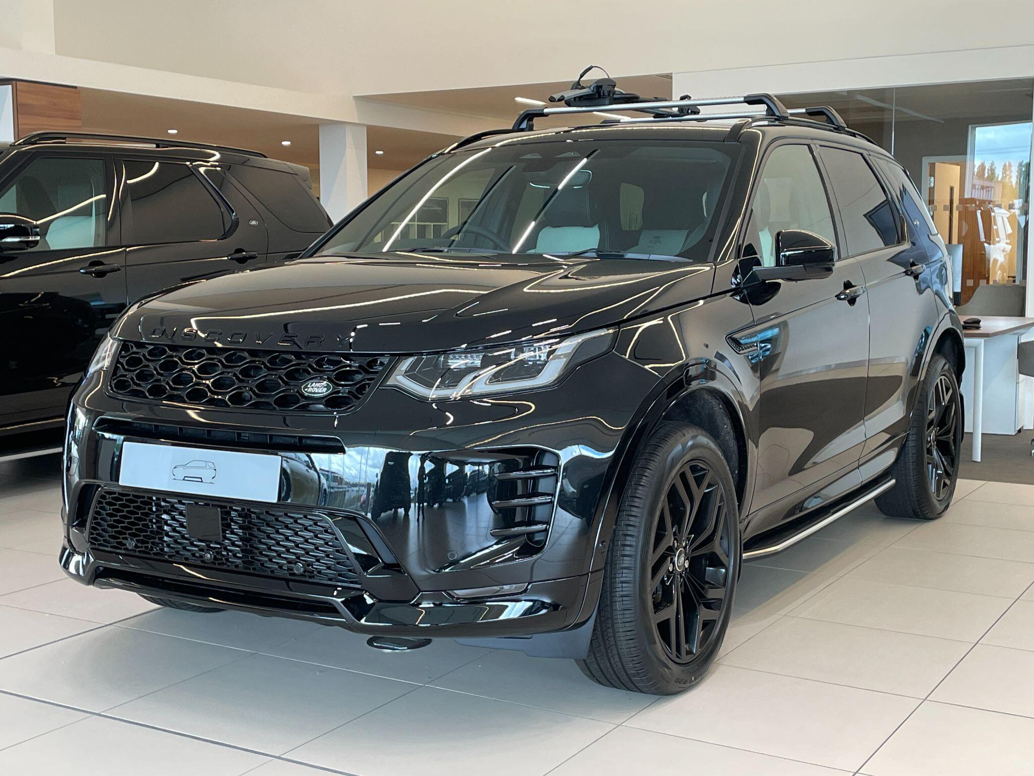 Land Rover Discovery Sport view 3