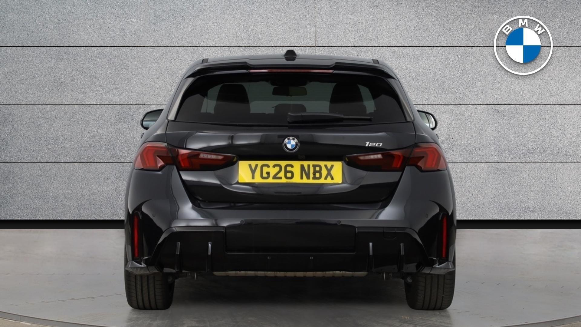 BMW 1 Series view 15