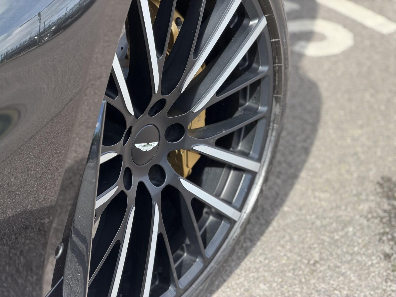 Aston Martin DBX view 22