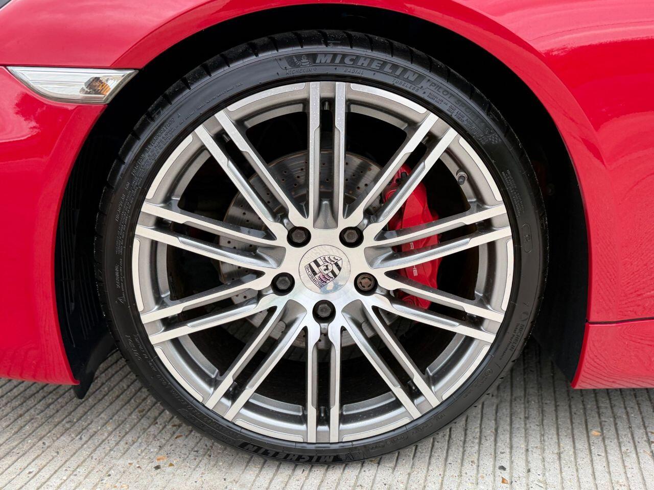 Porsche Cayman view 16