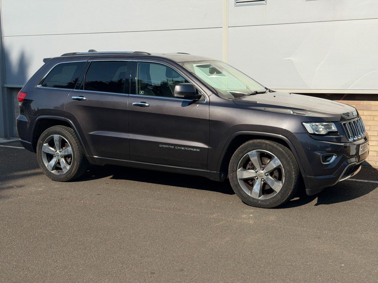 Jeep Grand Cherokee view 20