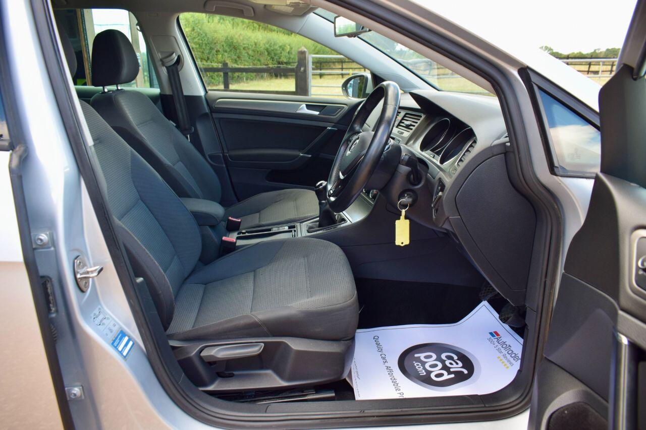 Volkswagen Golf view 32