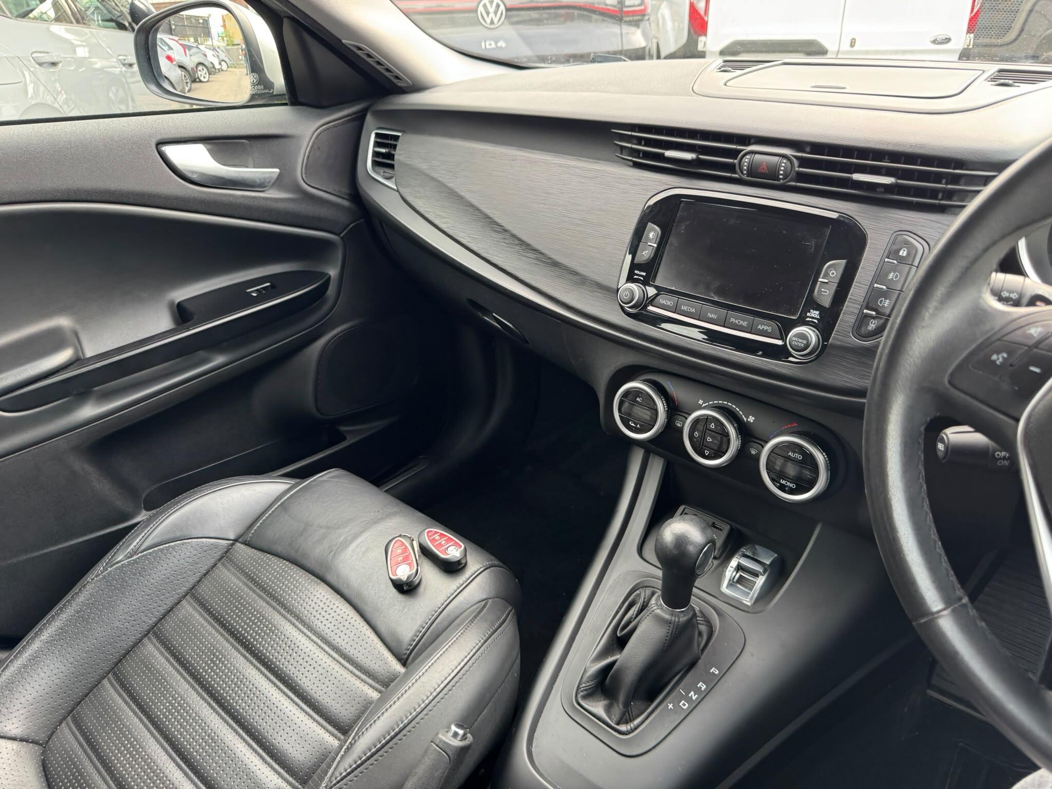 Alfa Romeo Giulietta view 37