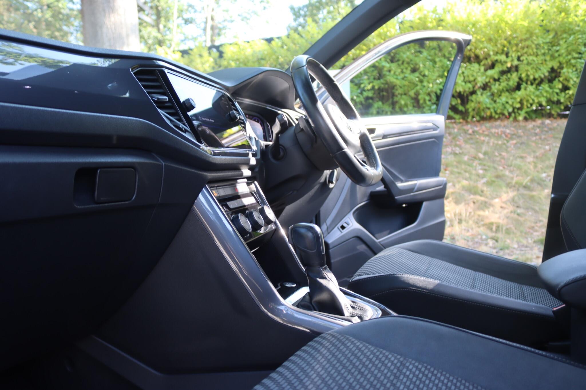 Volkswagen T-Roc view 6