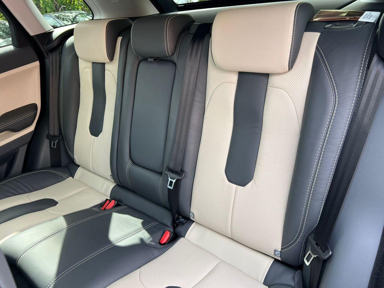 Land Rover Range Rover Evoque view 22