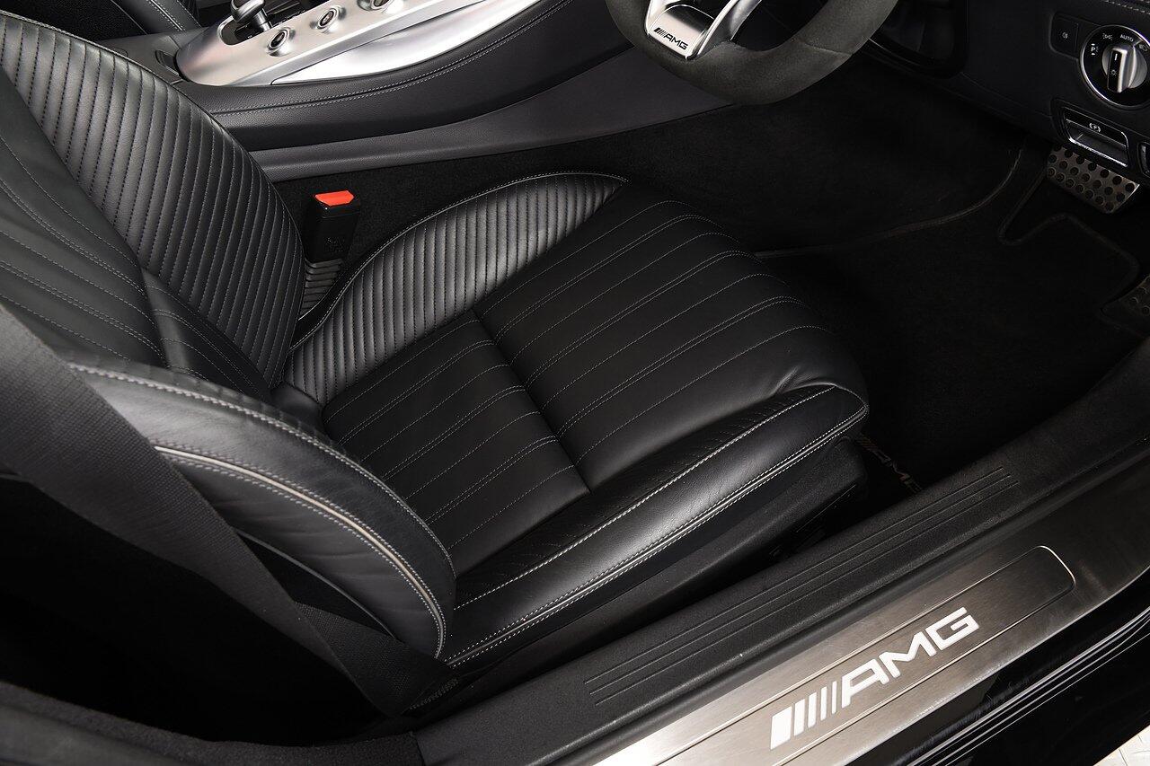 Mercedes-Benz AMG GT view 11