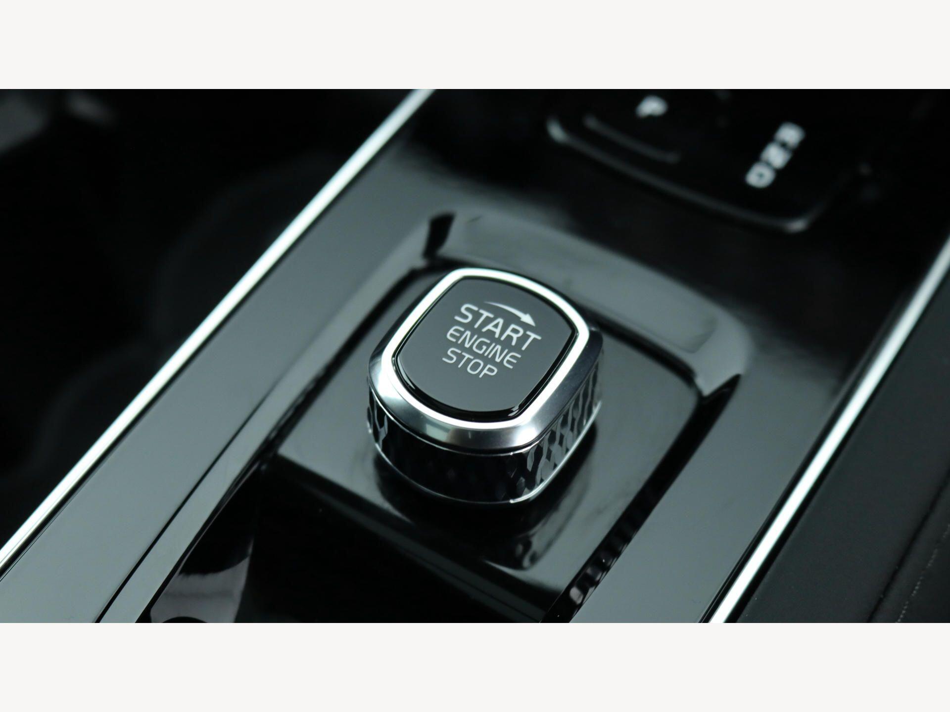 Volvo XC90 view 29