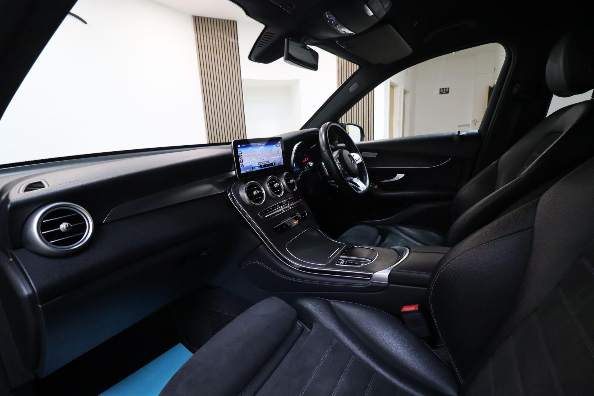 Mercedes-Benz GLC view 10