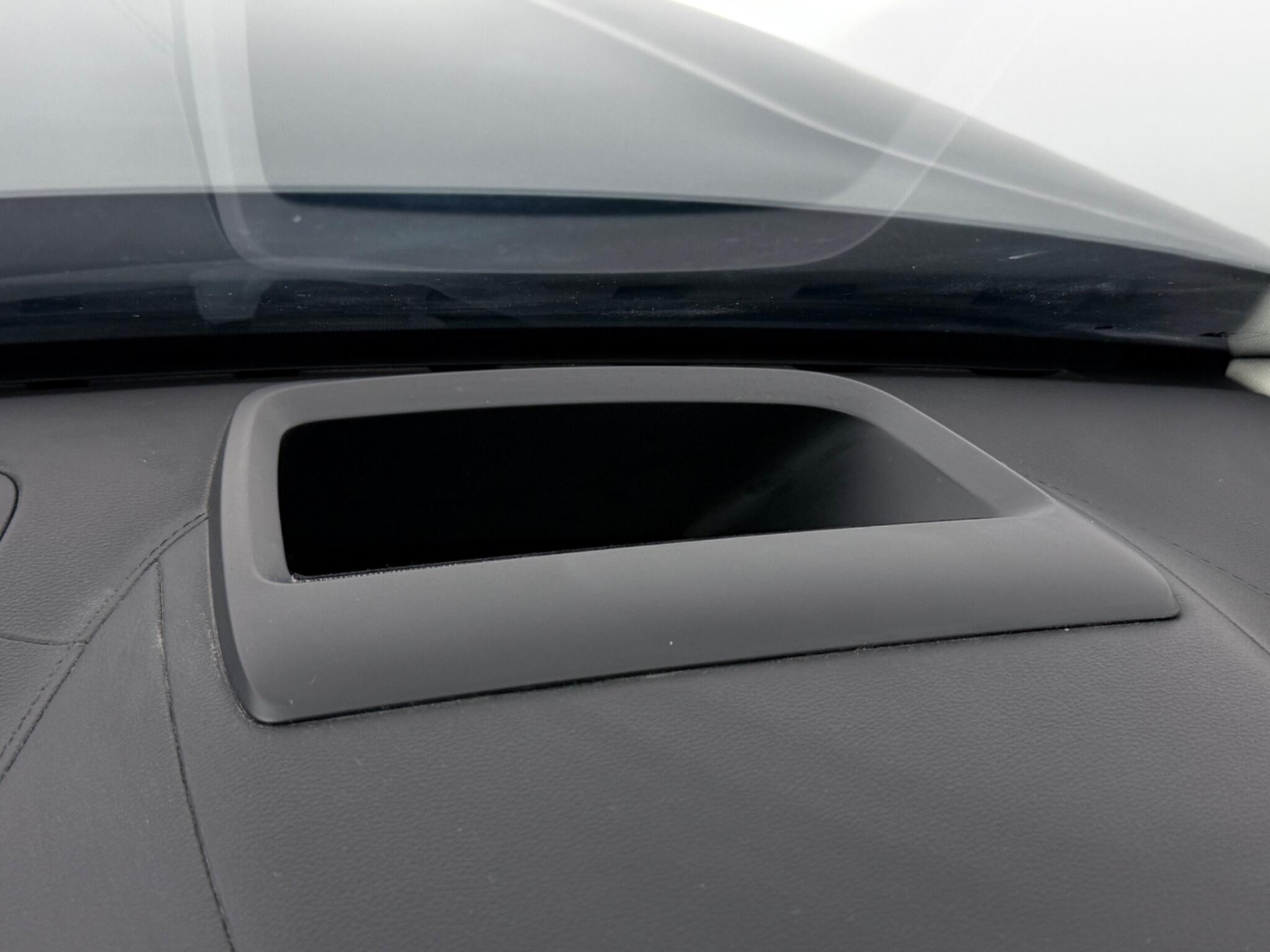 Volvo XC90 view 18