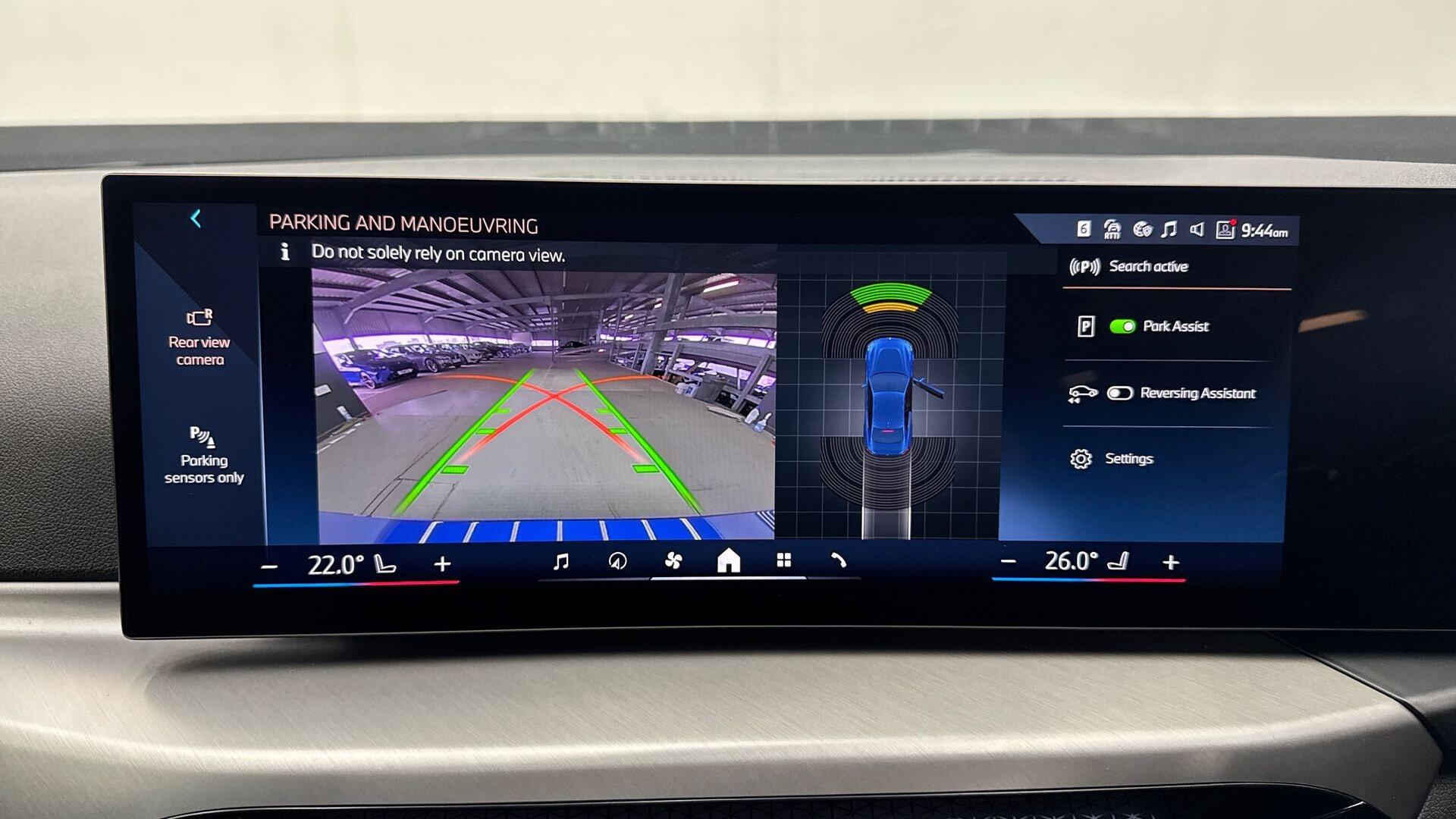 BMW 2 Series view 24