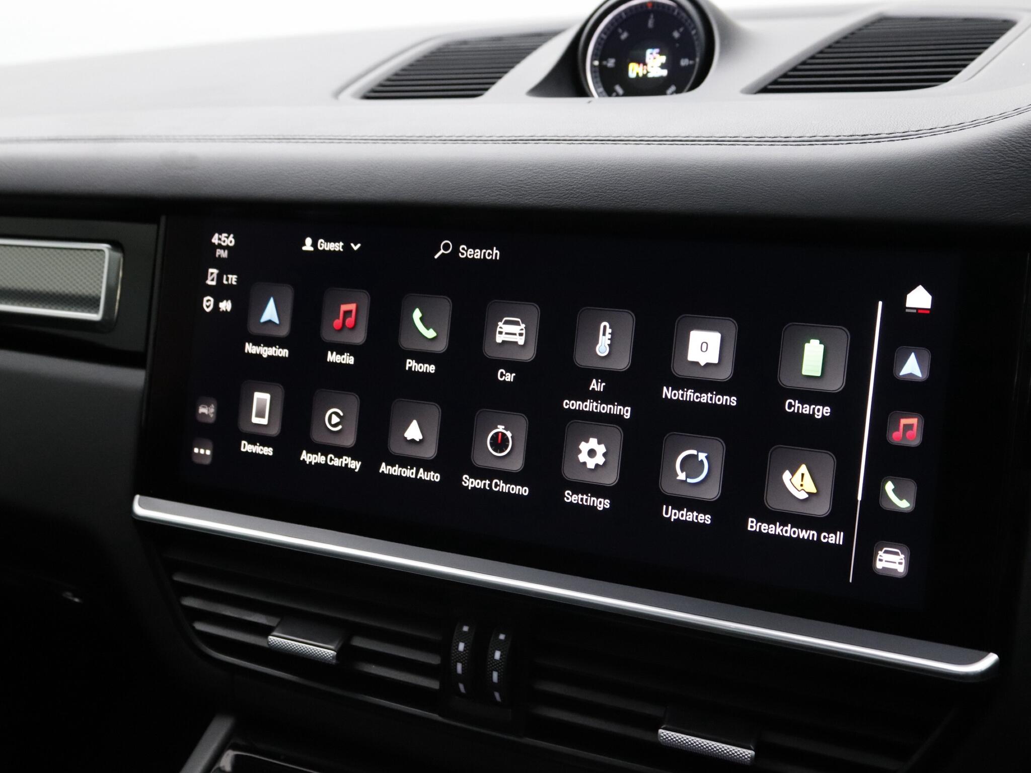 Porsche Cayenne view 33