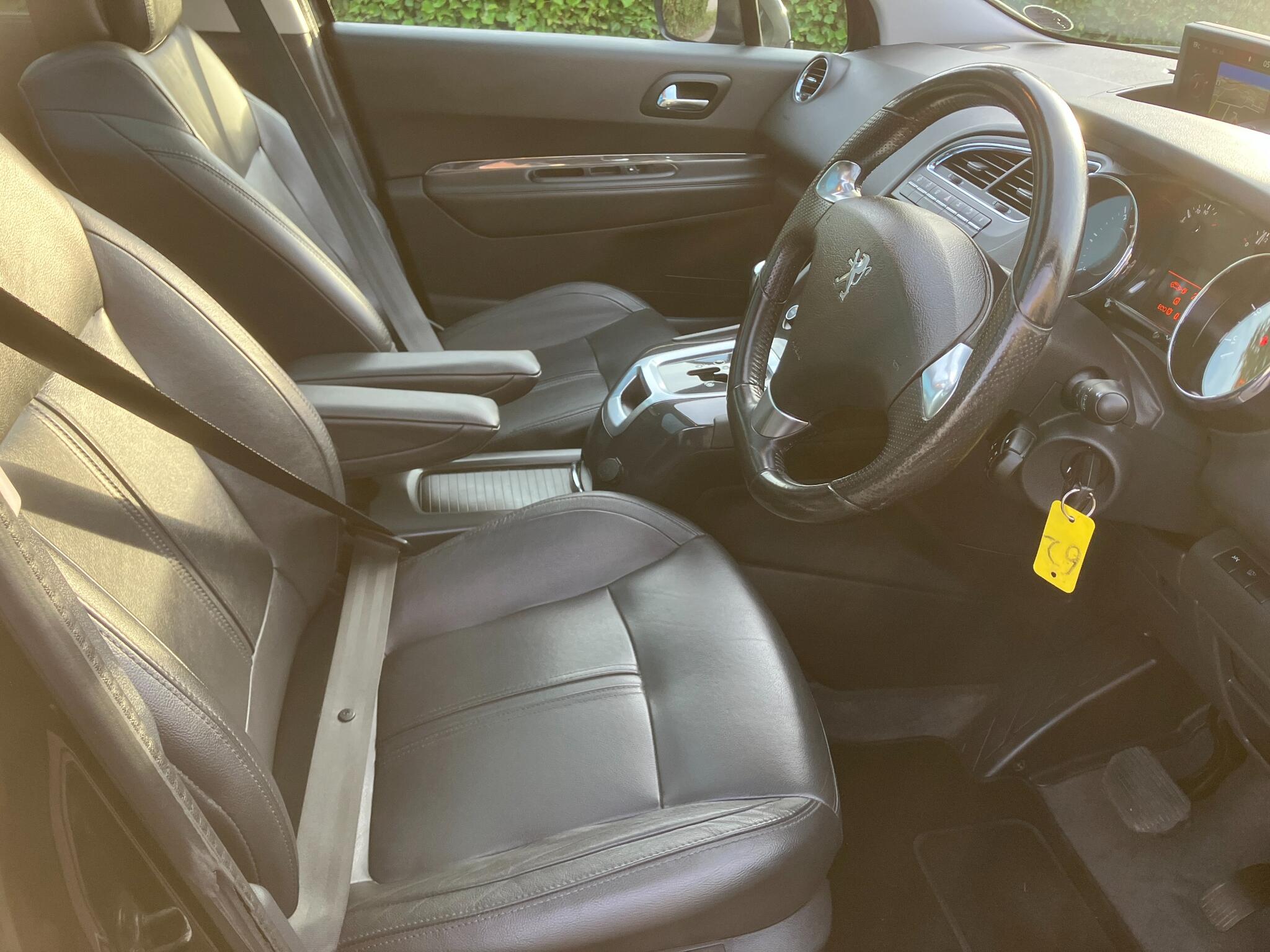 Peugeot 5008 view 9